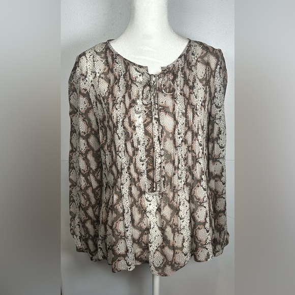 Greylin Brown Snake Print Blouse. Size M.
Career. Professional. Wear to Work. - Picture 1 of 7